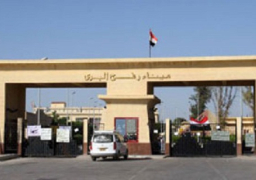 وصول حالة من الجرحى والمصابين الفلسطينيين إلى مصر لتلقى العلاج