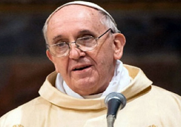 بابا الفاتيكان يدعو المجتمع الدولي لوقف الجرائم ضد الأقليات الدينية بالعراق