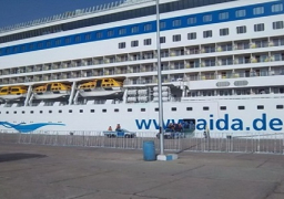 وصول السفينة” عايده ” لاجلاء المصريين العالقين على الحدود التونسية – الليبية