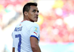 فينجر : سانشيز عانى فى برشلونة بسبب ميسى