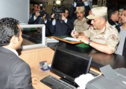 بالصور.. الفريق حجازى رئيس الأركان يتبرع لصندوق «تحيا_مصر»