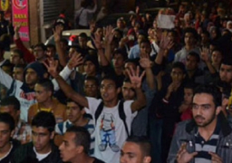 تظاهرة لطلاب الإخوان أمام جامعة القاهرة بالشماريخ