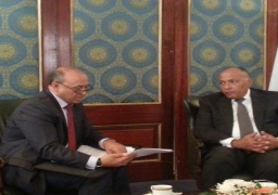 شكرى يبحث الأوضاع السياسية والأمنية فى ليبيا مع وزير خارجيتها