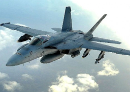 طائرات أمريكية تسقط الغذاء والماء للعراقيين لثاني ليلة