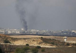 غارات إسرائيلية على غزة تقتل فلسطينيين اثنين وتصيب 20