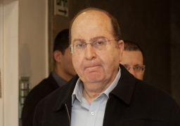 وزير الدفاع الإسرائيلي يتعهد بشرعنة نقطة استيطانية عشوائية مقابل إخلاء أخري