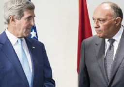 كيري يبلغ شكري هاتفيا بمضي واشنطن قدما نحو إرسال طائرات الأباتشي لمصر