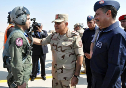 وزير الدفاع يتفقد عناصر للقوات الجوية للوقوف على جاهزيتها لحماية حدود البلاد