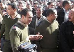 أمناء وأفراد الشرطة بالمنيا يطالبون بمحاكمة قاتلى زميليهم