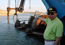 الفريق مهاب مميش يعلن دخول المياه لقناة السويس الجديدة