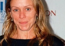 تكريم الممثلة الأمريكية ماكدورماند في مهرجان فينيسيا السينمائي