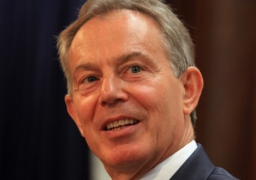 وصول توني بلير ووزيري خارجية الإمارات والسودان إلى القاهرة