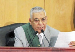 رئيس محكمة جنايات القاهرة يؤكد قانونية إجراءات جلسة محاكمة مبارك
