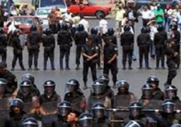 انتشار قوات الشرطة والجيش بميادين السويس ونفق أحمد حمدي