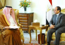 في لقاء مع وزير خارجية السعودية.. السيسي يحذر من التدخل الخارجي في ليبيا