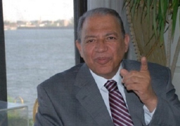 محافظ أسيوط يغلق مركزا طبيا بسبب وجود مخالفات ادارية