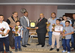 محافظ بني سويف يكرم الفائزين في بطولة الطيران الشراعي