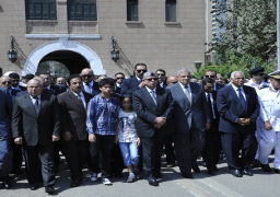 محلب ووزير الداخلية يتقدما جنازة شهيدى أنفجار بولاق أبو العلاء ويتفقدا المصابين