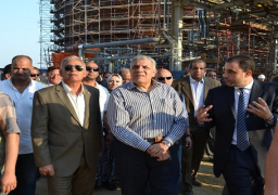 محلب يتفقد المول التجاري بمحطة قطار سيدي جابر وأعمال صيانة كوبري محرم بك