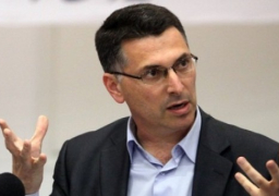 وزير الداخلية الإسرائيلي يعلن تقديم استقالته