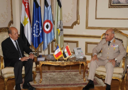 وزير الدفاع الفرنسي: مباحثاث “بناءة” مع الفريق أول صدقي صبحي في مجال التسليح