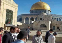 مجموعة من المستوطنين يقتحمون الأقصى تحت حماية قوات الاحتلال