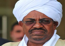 البشير يغادر القاهرة بعد زيارة لمصر استغرقت يومين