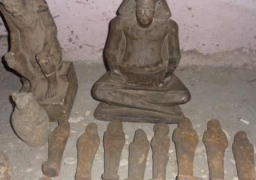 الخارجية تسلم الآثار 15 قطعة أثرية مستردة من المملكة المتحدة وتمثال أوشابتى من جنوب أفريقيا