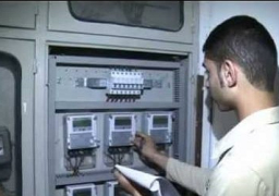 الكهرباء تعلن عن بدء تركيب العدادات مسبوقة الدفع.. وتوريد لمبات الليد خلال 6 أشهر