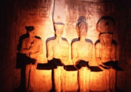 بث مباشر بالقنوات الإقليمية لنقل احتفالية تعامد الشمس على وجه رمسيس