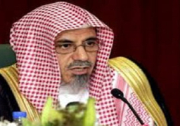 خطيب المسجد الحرام يحذر من المؤمرات التى تحاك للامة