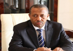رئيس الوزراء الليبي : مستعدون للتفاوض مع الجماعات المسلحة بشرط نزع سلاحها