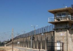 استئناف زيارات أهالي أسرى غزة في سجن نفحة بعد منعهم 4 أشهر