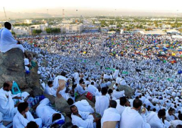 استمرار توافد الحجاج على عرفات