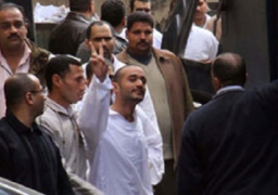 تأجيل محاكمة دومة و268 آخرين في أحداث مجلس الوزراء ل18 أكتوبر