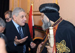 محلب يبعث برقية تهنئة إلى البابا تواضروس بمناسبة الاحتفال بعيد الميلاد