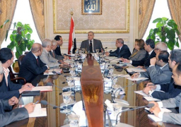 محلب : “فلوس تطوير الطريق جاية من الغلابة .. فتأكدوا من الجودة”