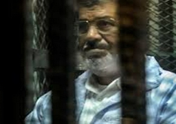 وصول مرسي وآخرين لأكاديمية الشرطة استعداد لمحاكمته في “أحداث الاتحادية”