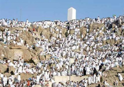 4 ملايين حاج يقفون اليوم على صعيد عرفات لأداء الركن الأعظم..