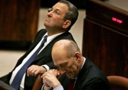 أولمرت يتهم باراك بتلقيه الرشاوى