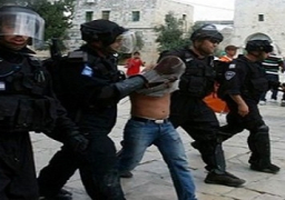 الاحتلال الإسرائيلي يعتقل عددا من الشباب الفلسطيني