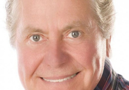 حسين فهمى وسميحة أيوب يسلمان جوائز نجيب محفوظ بـ”القاهرة السينمائى”