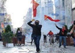 صدامات عنيفة بين الشرطة ومتظاهرين أمام «قصر أردوغان الأبيض»