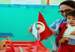 نتائج أولية تشير لجولة إعادة بين السبسي والمرزوقي في الإنتخابات الرئاسية التونسية