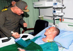 بالصور.. وزير الدفاع يزور مصابي القوات المسلحة خلال الأحداث الأخيرة