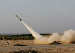 القاعدة تقصف قاعدة العند الجوية جنوب اليمن بستة صواريخ