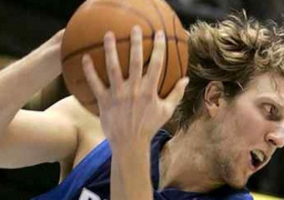 لاعب سلة يخفض راتبه 15 مليون دولار