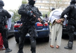 اعتقال 10 أشخاص على خلفية الهجوم على “شارلي إبدو” الفرنسية
