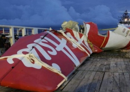 العثور على الصندوق الأسود الثاني لطائرة «آير آسيا» المنكوبة