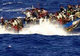 خفر السواحل الإيطالي ينقذ سفينة مهاجرين أخرى هجرها طاقمها